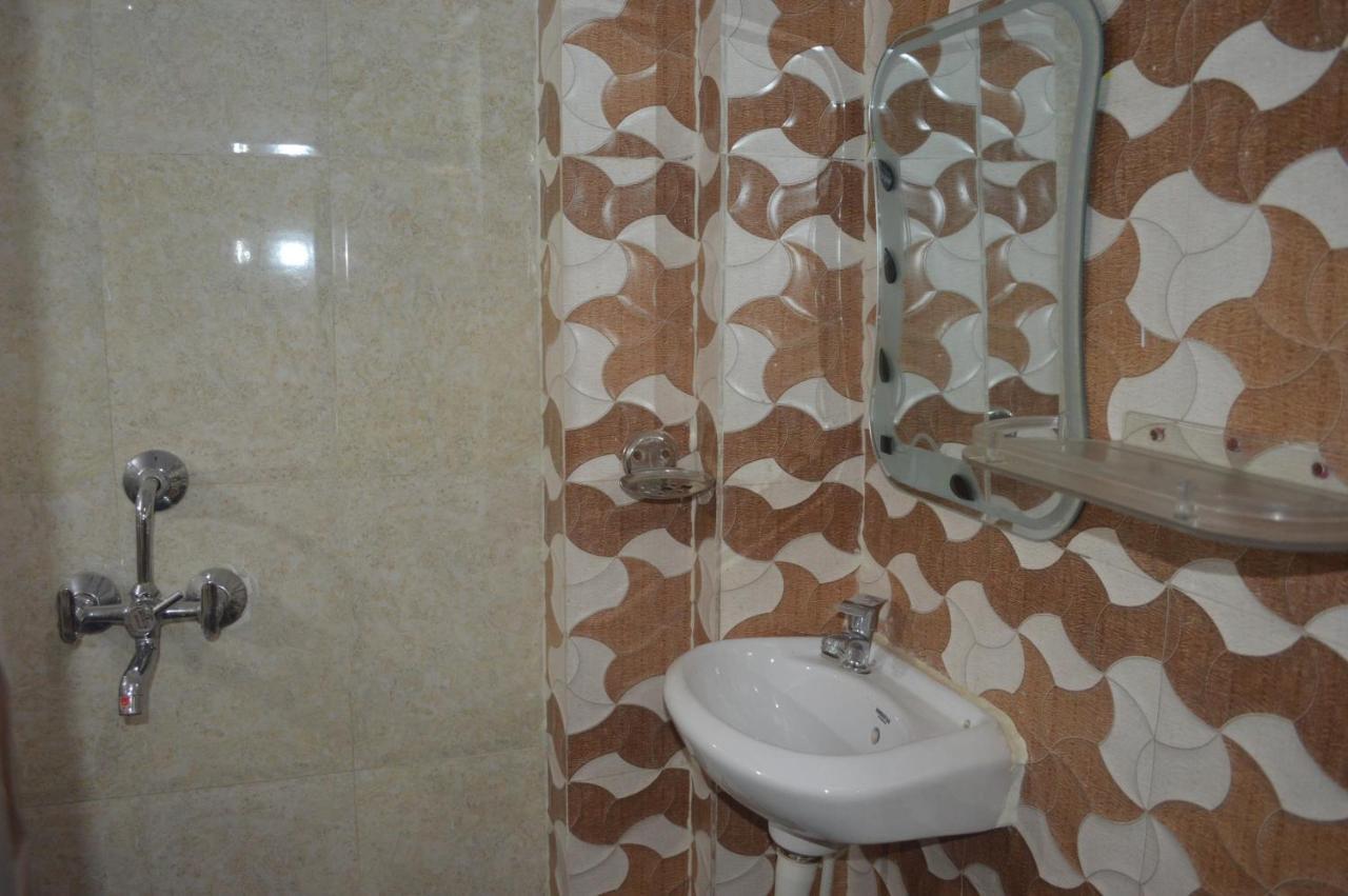 Azure Family Paying Guest House Benares Buitenkant foto